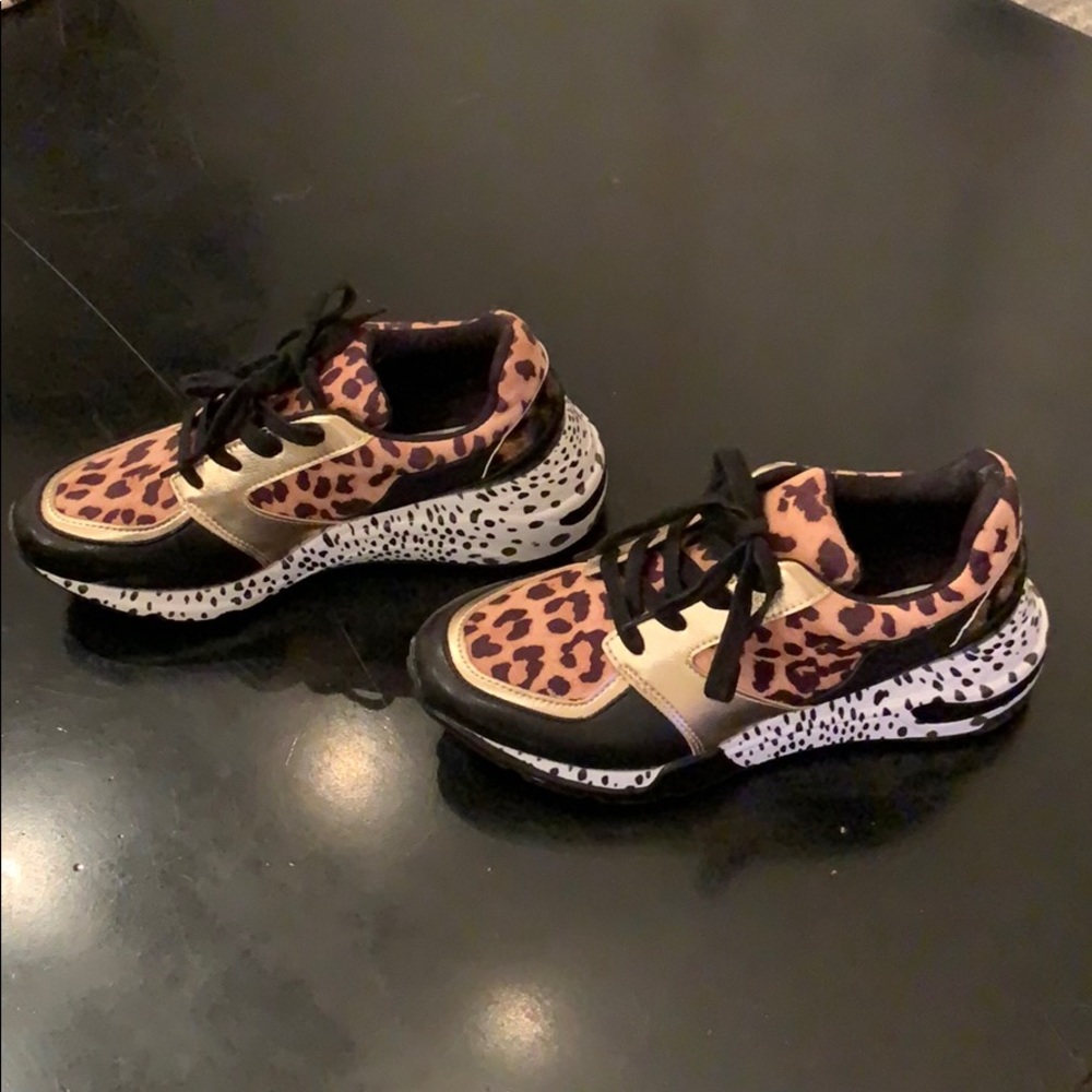 Steve Madden tennis shoes